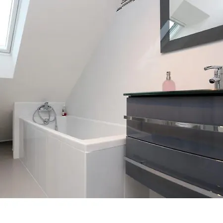 Chambres D'hotes فندق مبيت وإفطار Lardy